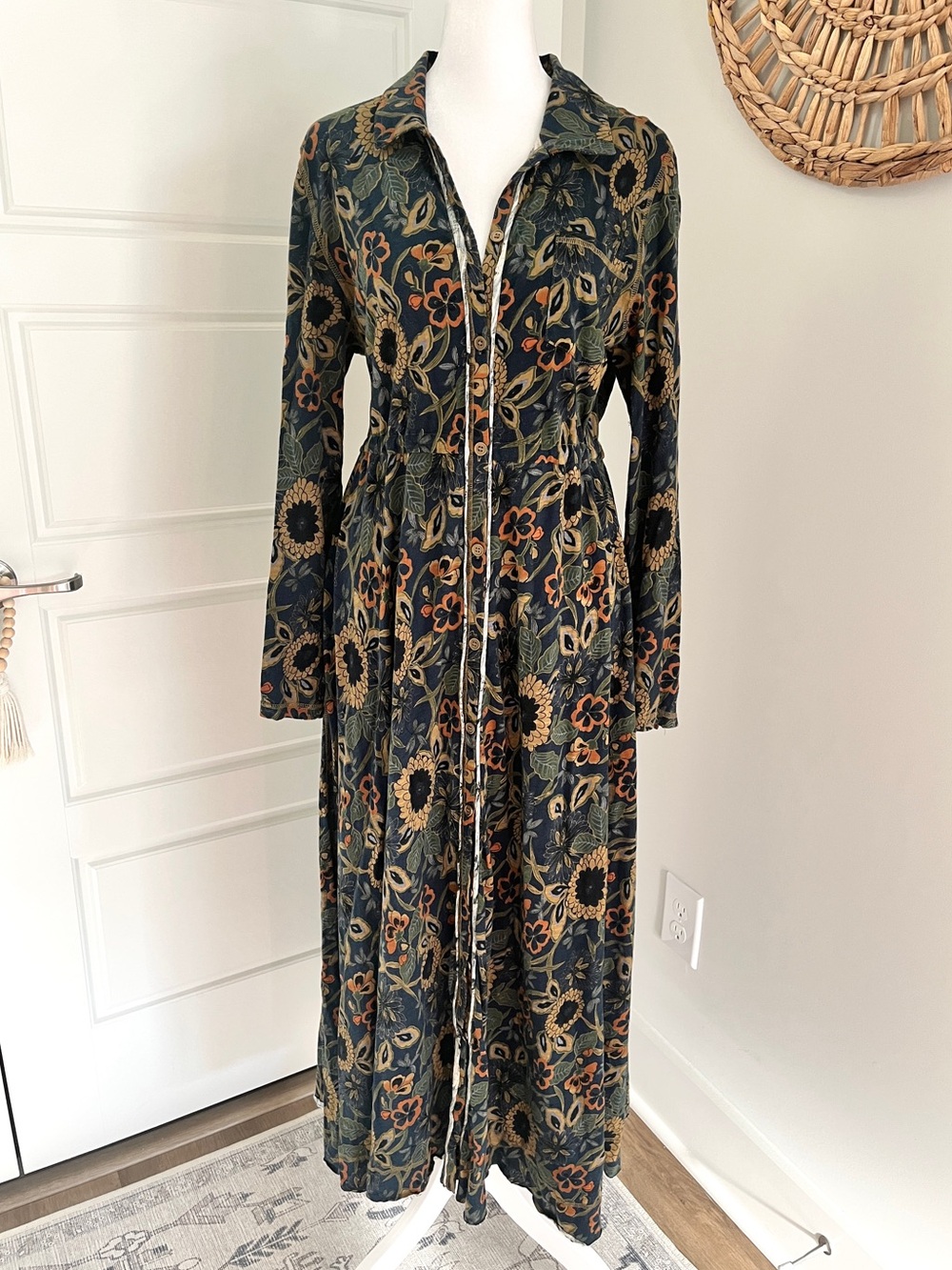 NATURAL LIFE Christa Cotton Midi Dress Navy Tan Dahlias, Button-Front (S) - Picture 2 of 7